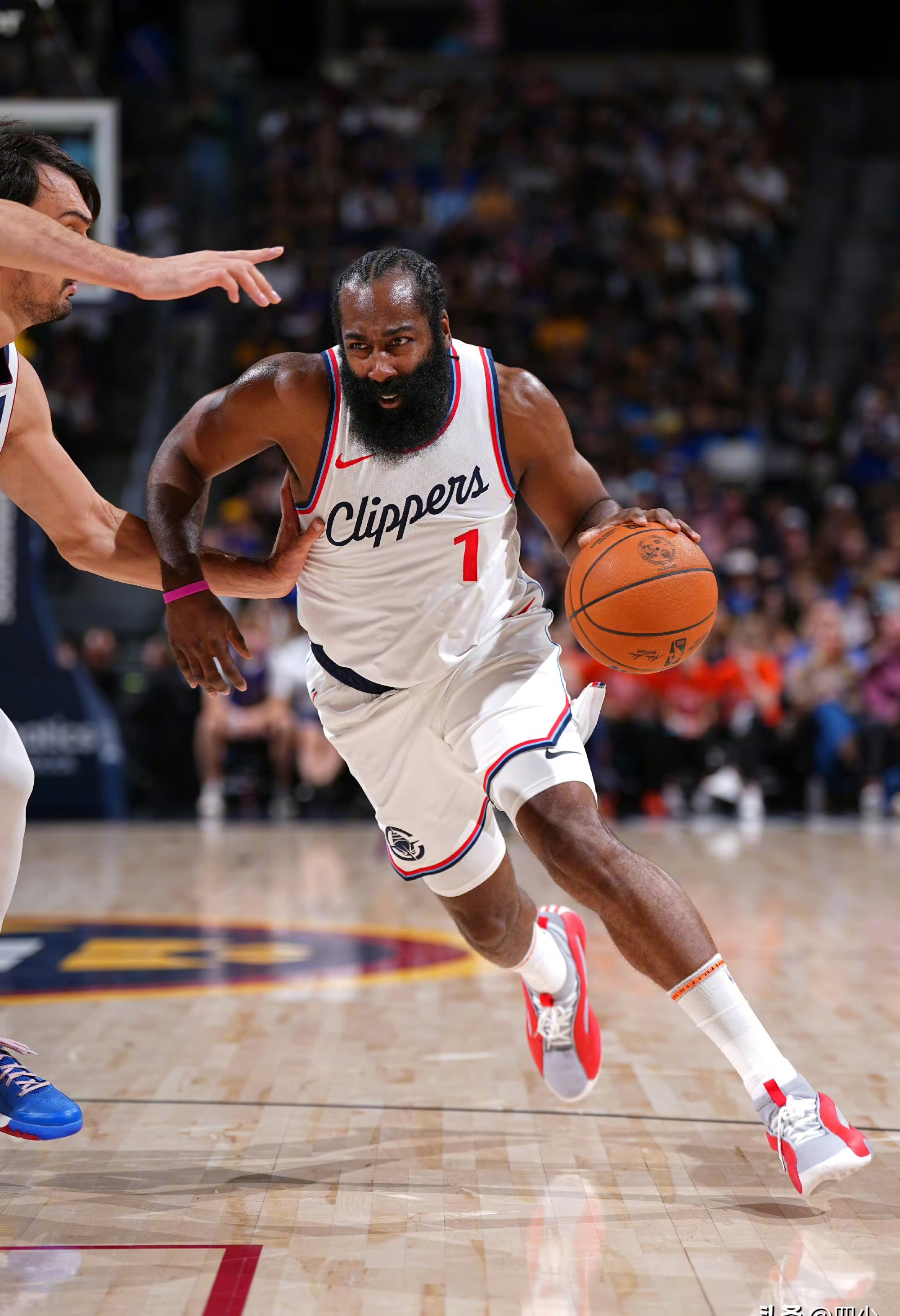 jnh-加时末段里昂队长鼓劲：NBA总决赛节点到来，更衣室稳定，年轻球员得到机会的简单介绍